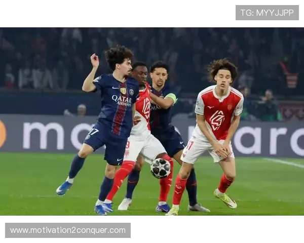 巴黎圣日耳曼关键战表现波动，问题显现对赛季走势形成制约