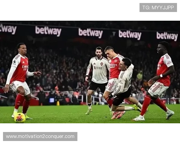 阿森纳争冠关键阶段掉链子，表现波动对赛季走势形成制约