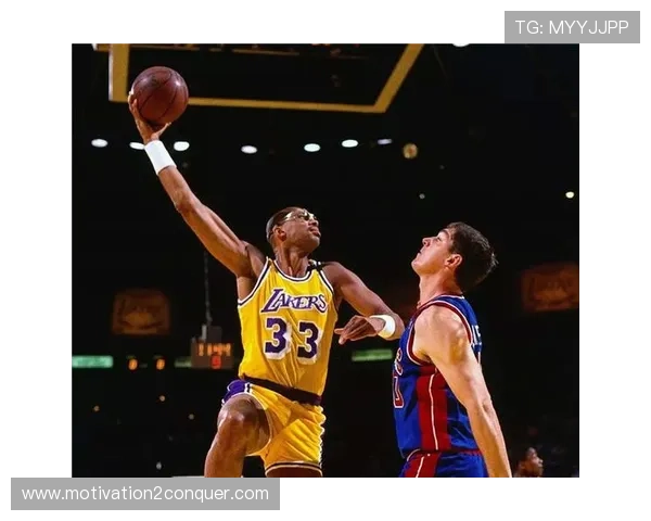 卡里姆·阿布杜尔-贾巴尔内线单打效率显著高于同期中锋